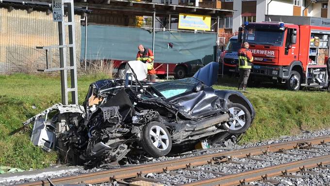 Zug stösst in Escholzmatt mit Auto zusammen – Lenker verletzt