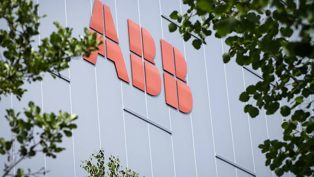 Der Industriekonzern ABB prüft verschiedene Devestitionen. (Archiv)
