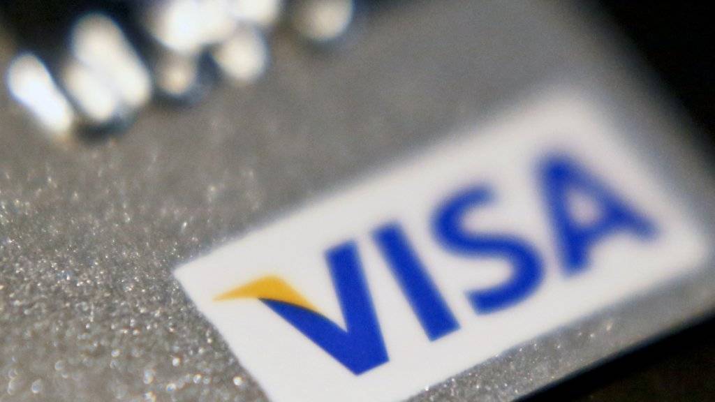Der Anbieter von Kreditkarten Visa hat im abgelaufenen Geschäftsquartal den Umsatz und den Gewinn deutlich gesteigert - dem Online-Handel sei Dank. (Archivbild)