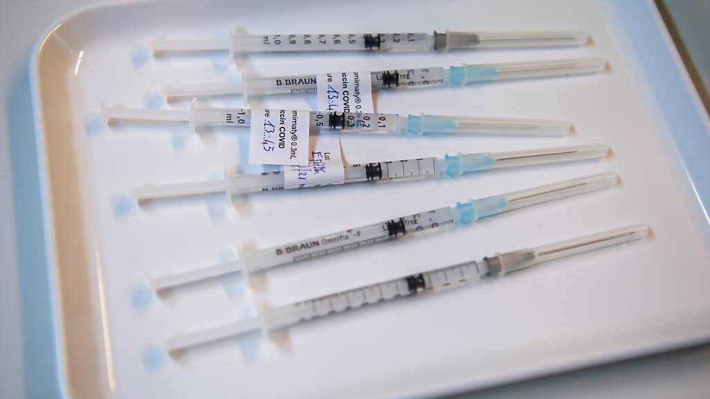 Die Impfwoche ab kommendem Montag soll wieder Schwung in die stockende Impfkampagne des Bundes gegen das Coronavirus bringen. (Symbolbild)