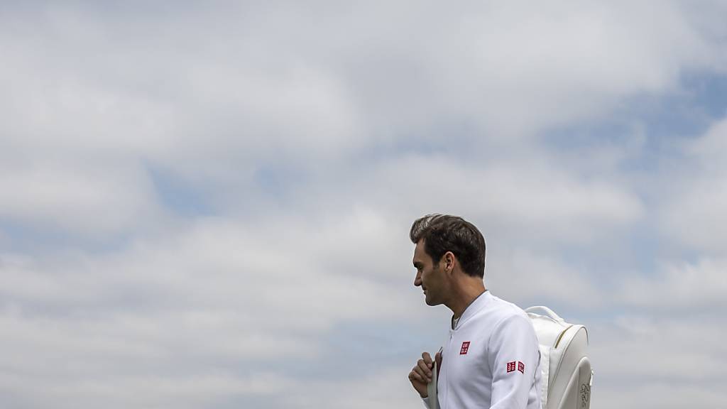 Grand-Slam-Sieger ausser Dienst: Roger Federer zog es während seiner Rehabilitation erst einmal auf einen Tennisplatz