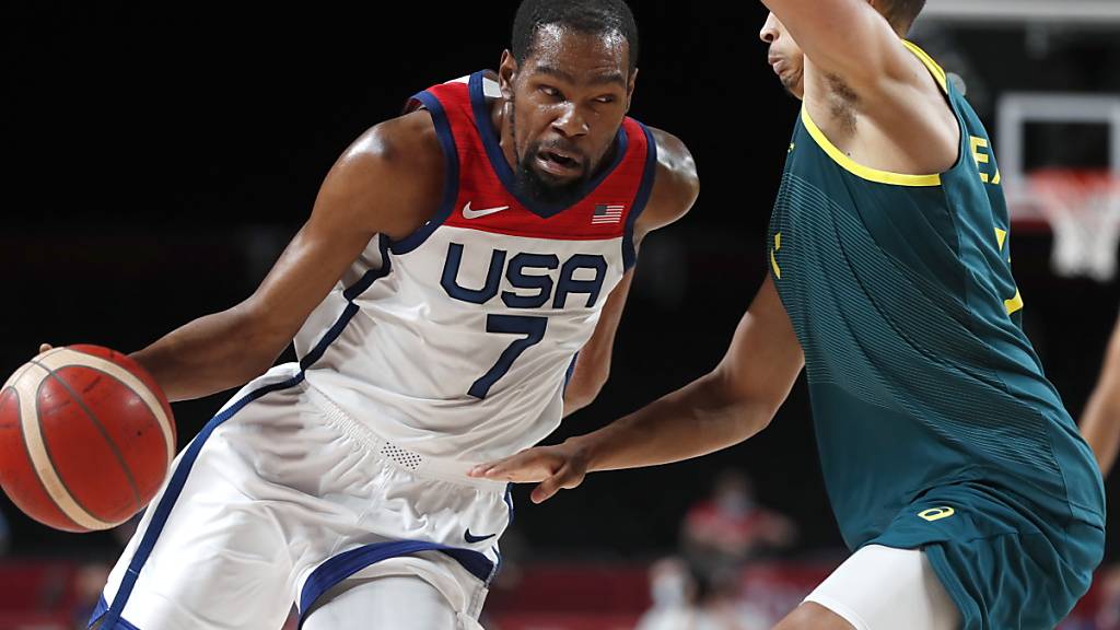 Kevin Durant (links) war mit 23 Punkten der erfolgreichste Skorer der USA