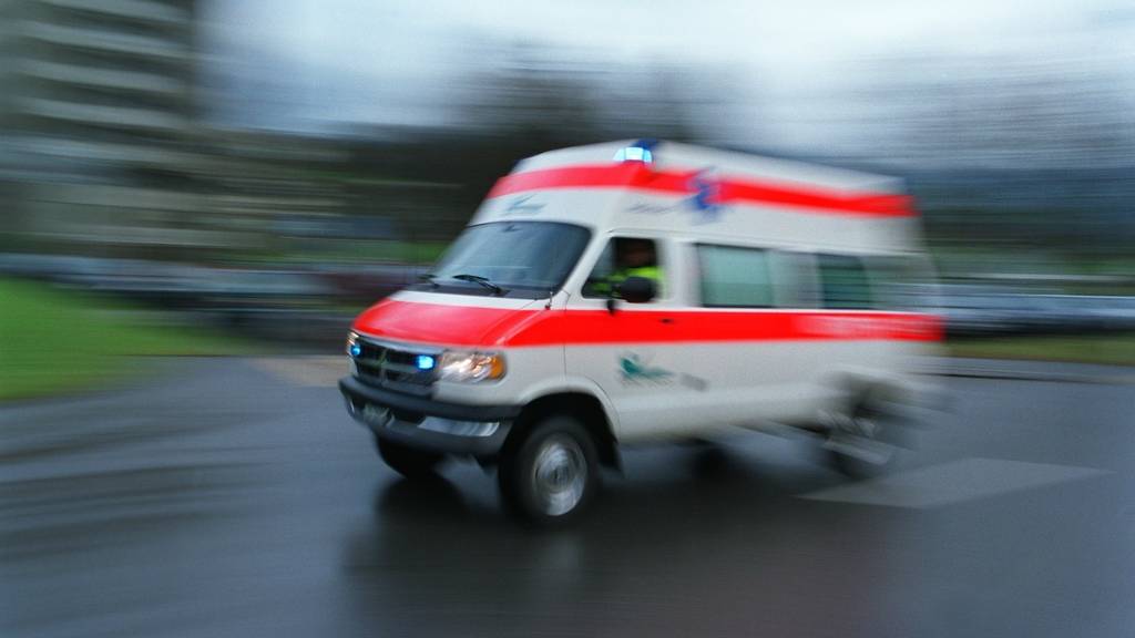 krankenauto notfall symbolbild ambulanz