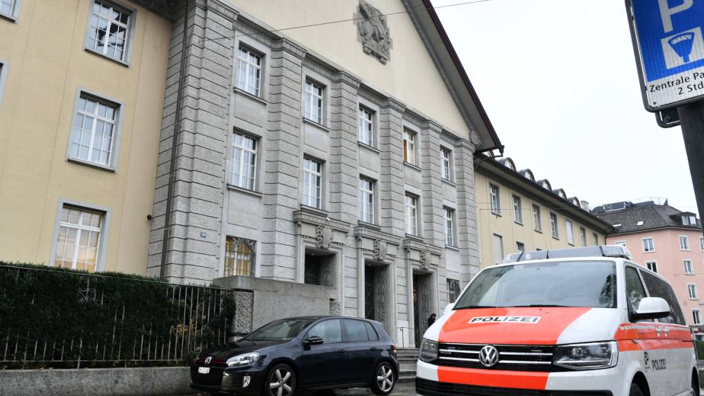 Das Bezirksgericht Zürich hat mehrere Mitglieder der rechtsextremen Gruppierung «Junge Tat» verurteilt. Sie verstiessen mit ihren Aktionen unter anderem gegen das Diskriminierungsverbot. (Symbolbild)