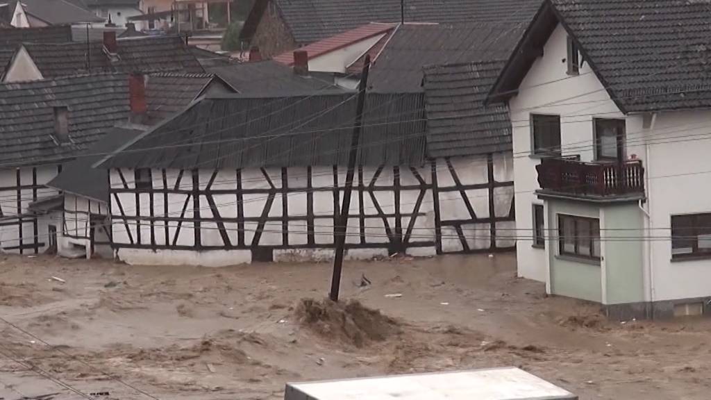 Hochwasser-Katastrophe in Deutschland: Dutzende Menschen kommen ums Leben