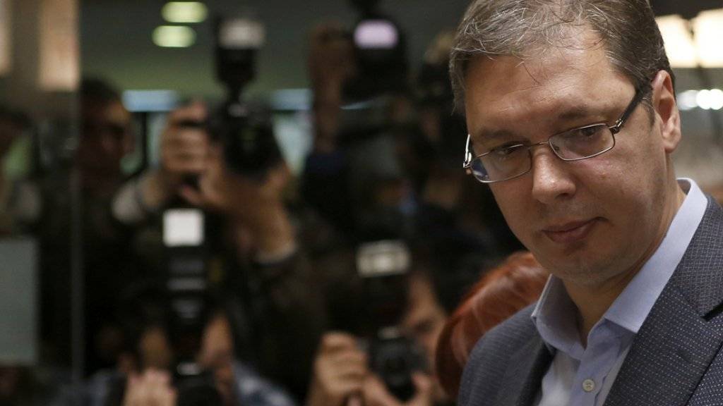In Serbien behält Aleksandar Vucic die Macht. Laut Hochrechnungen verteidigt seine Partei bei den vorgezogenen Parlamentswahlen die absolute Mehrheit.