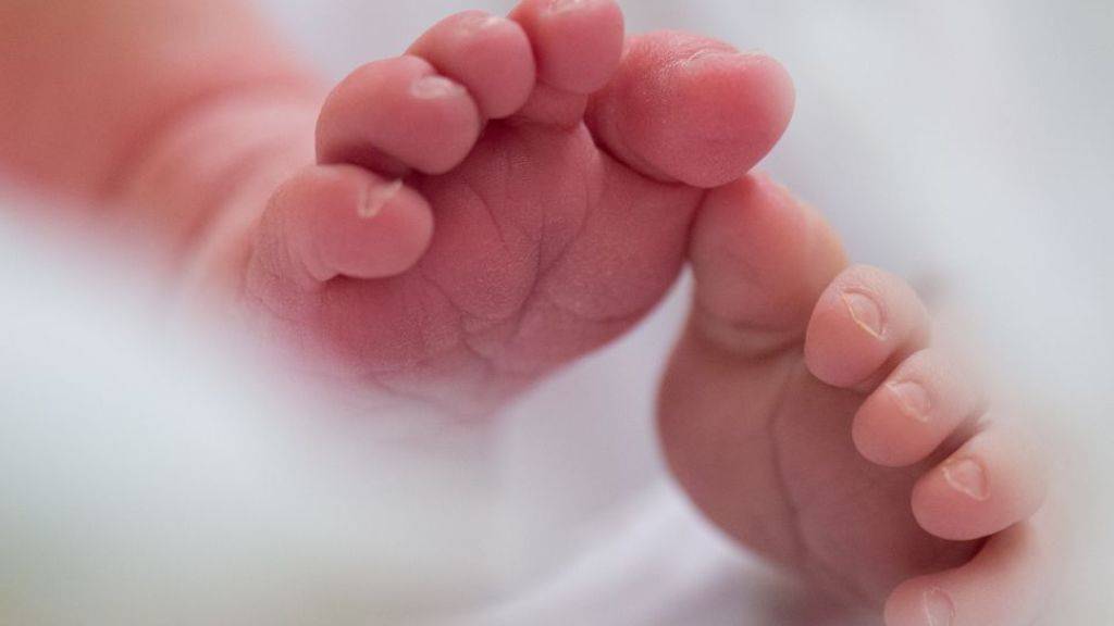 Die Säuglingssterblichkeit in der Schweiz ist auch letztes Jahr wieder leicht gesunken. Babies von Müttern mit Migrationshintergrund haben allerdings immer noch eine überdurchschnittliche Sterblichkeitsrate. (Symbolbild)