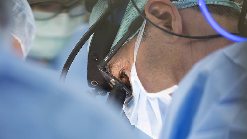 In der Herzchirurgie gibt es laut St. Galler Regierung in der Schweiz eine Überversorgung, in der Ostschweiz hingegen eine Unterversorgung.