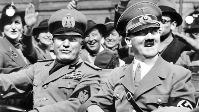 Du fragst dich, was Hitler und Mussolini in einem 1.-April-Quiz zu suchen haben? Dann schau doch mal in der ersten Frage nach.