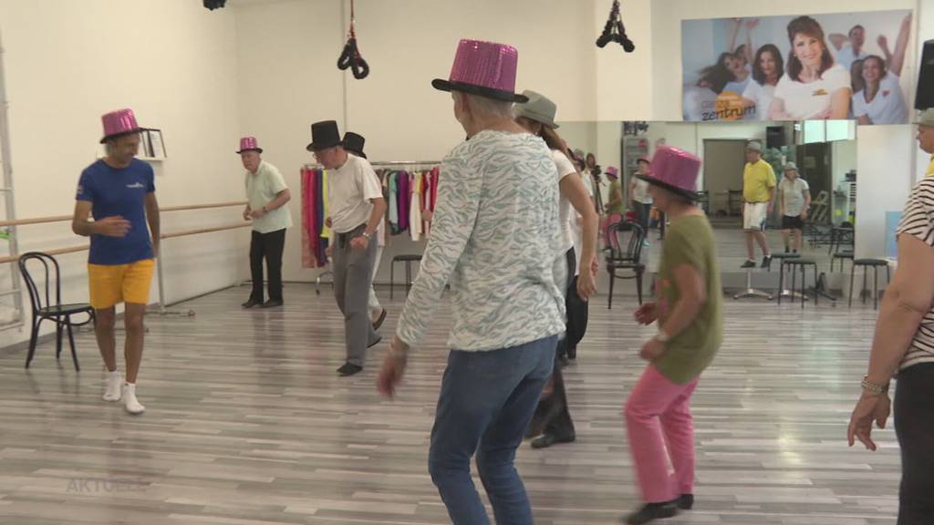 Zusammen Freude haben: Zu Besuch im Tanzkurs für Parkinson-Erkrankte in Brugg