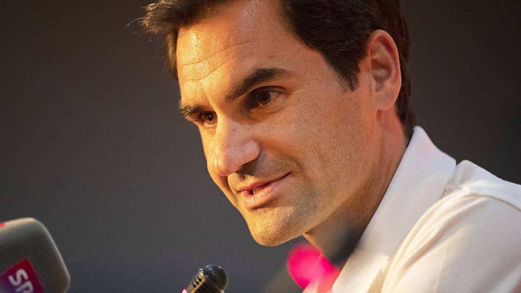 Roger Federer kündigt den Organisatoren des Australian Open seine Teilnahme an.