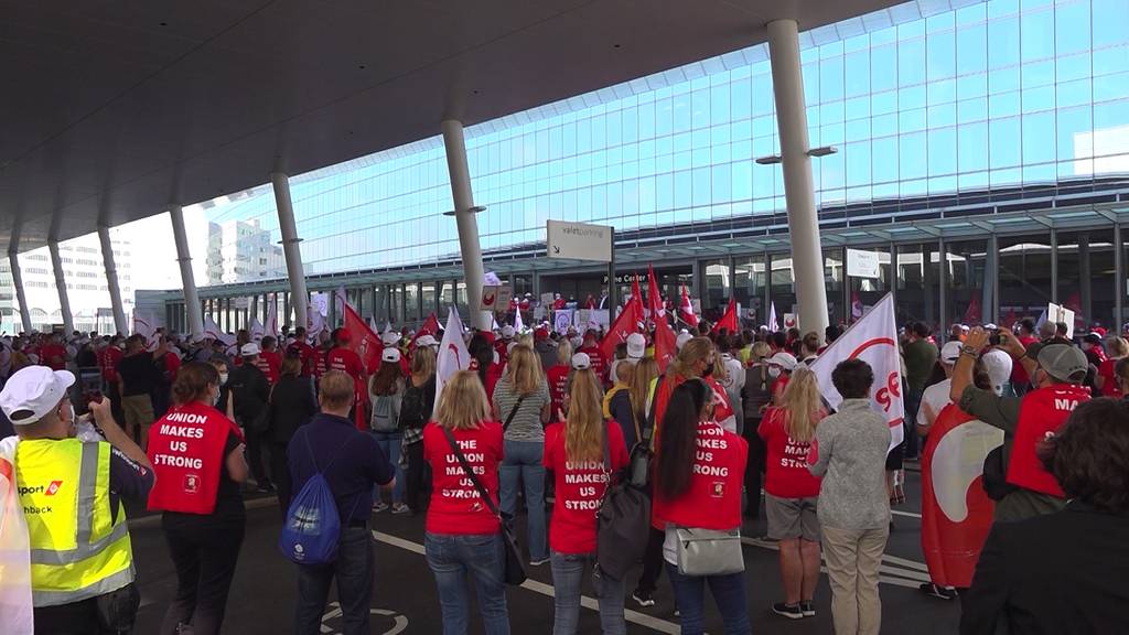 Demonstration am Flughafen Zürich: Angestellte wollen Lohnsenkung verhindern