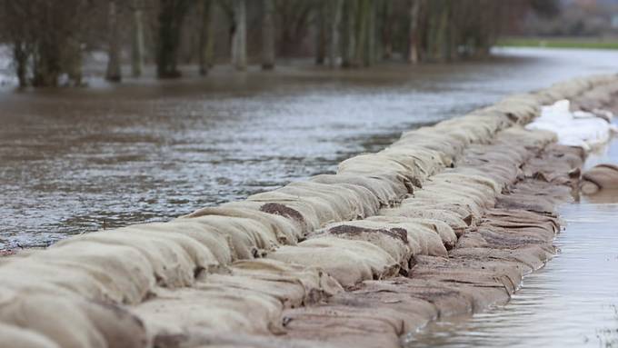 Gefahrenlage in deutschen Hochwassergebieten spitzt sich zu