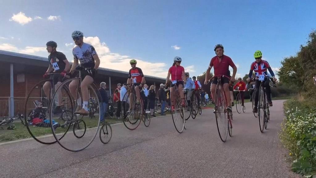 Velorennen der anderen Art: Hochradfahrer messen sich im Westen Londons