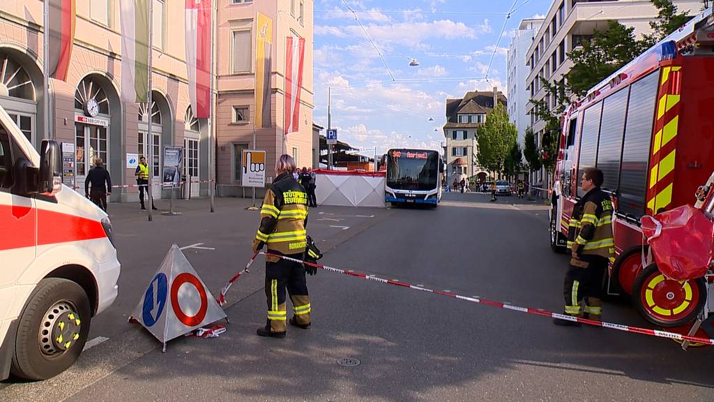 Romanshorn (TG): 30-jährige Fussgängerin nach Kollision mit Linienbus schwer verletzt