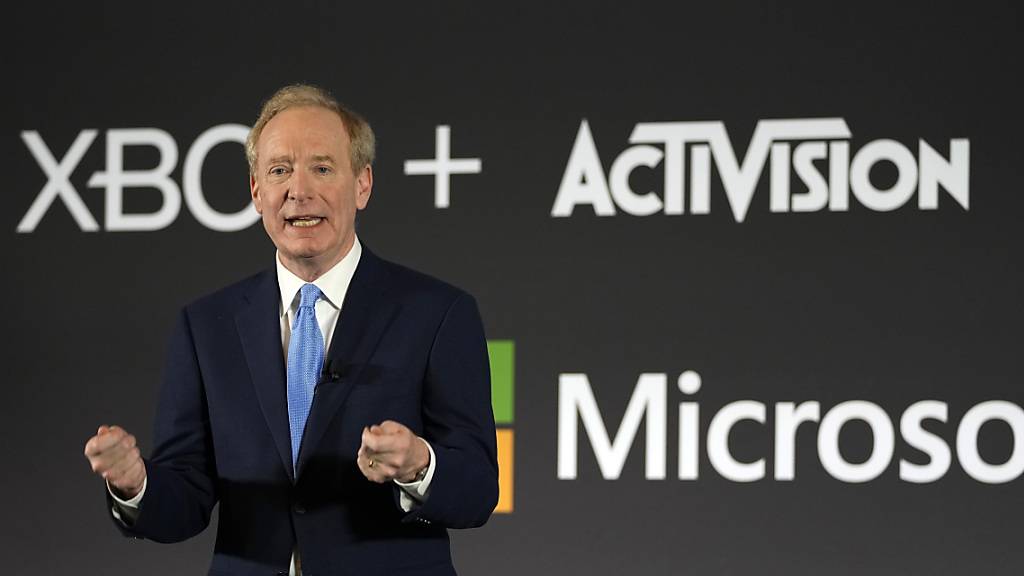 Microsoft-Präsident Brad Smith sprach im Februar 2023 auf einer Medienkonferenz in Brüssel über die Übernahme von Activision Blizzard durch Microsoft und die Zukunft der Spielebranche. (Archivbild)