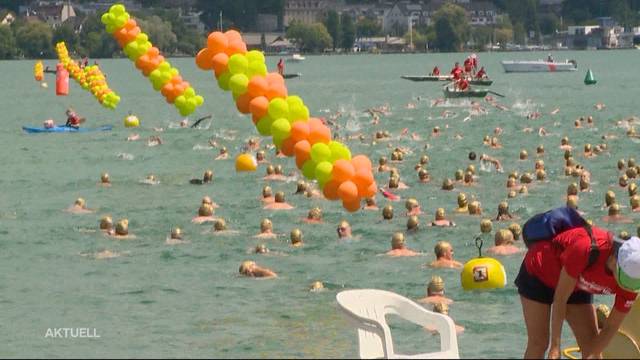 9000 Schwimmer nehmen an 30. Zürcher Seeüberquerung teil