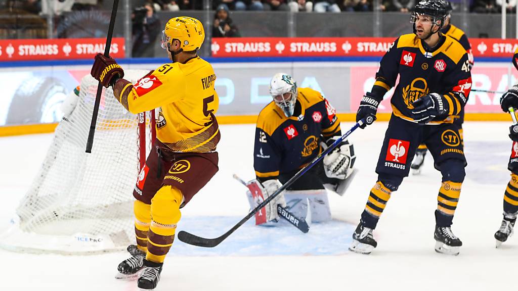 Dieses Goal zum 1:2 durch Valtteri Filppula leitete die Wende für Servette in Rauma ein