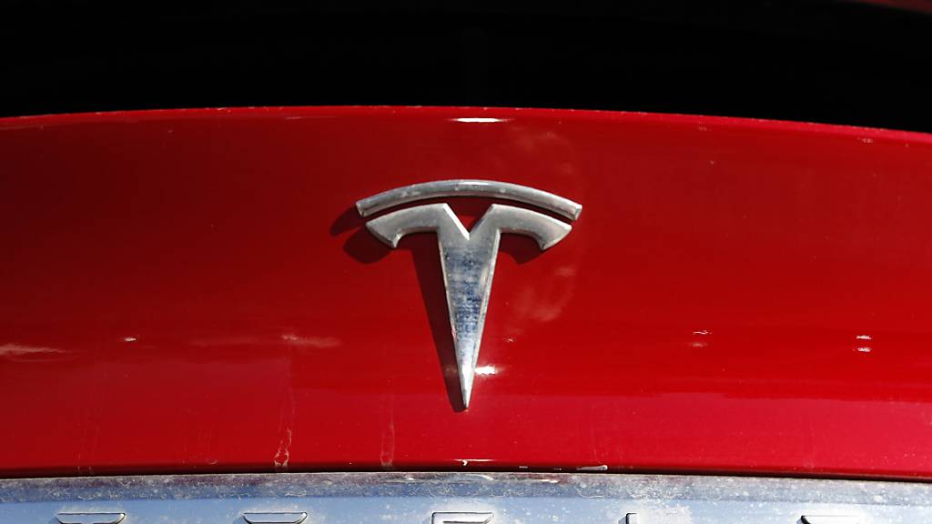 Tesla hat trotz der Coronakrise im dritten Quartal mehr Autos verkauft als je zuvor. (Symbolbild)
