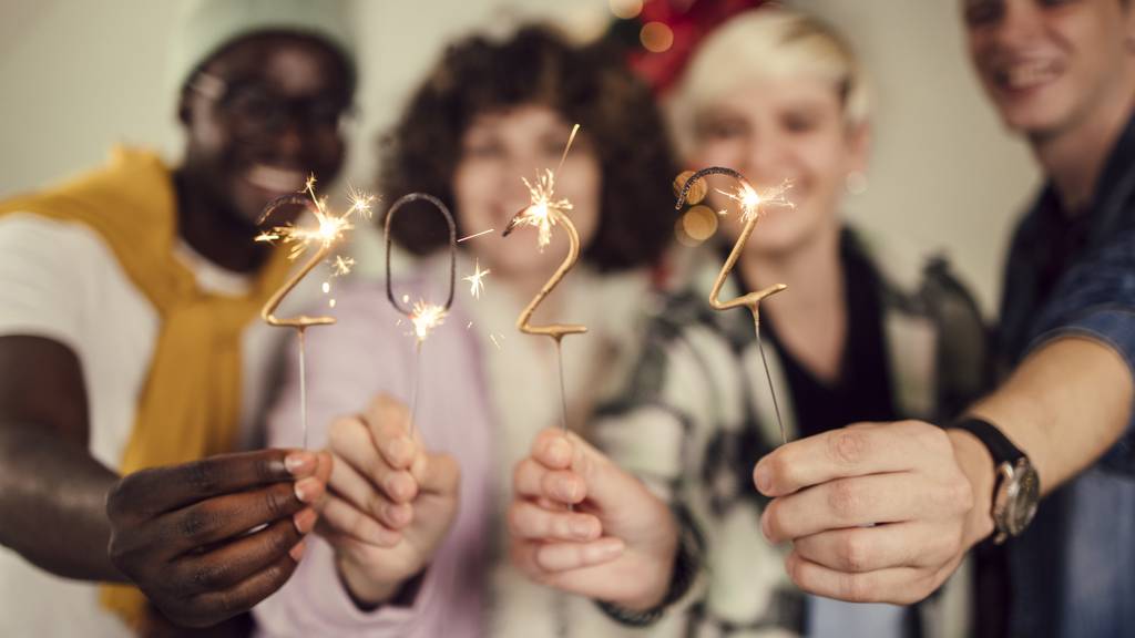 10 Neujahresvorsätze, die lustiger sind als abzuspecken