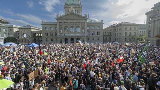 Rund 60'000 Demonstrierende fordern in Bern Klimagerechtigkeit