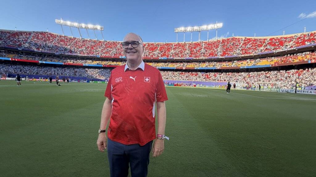 Sportminister Martin Pfister verfolgte die Niederlage der Schweiz vor Ort. «Das WM-Aus tut weh», schrieb er auf X.
