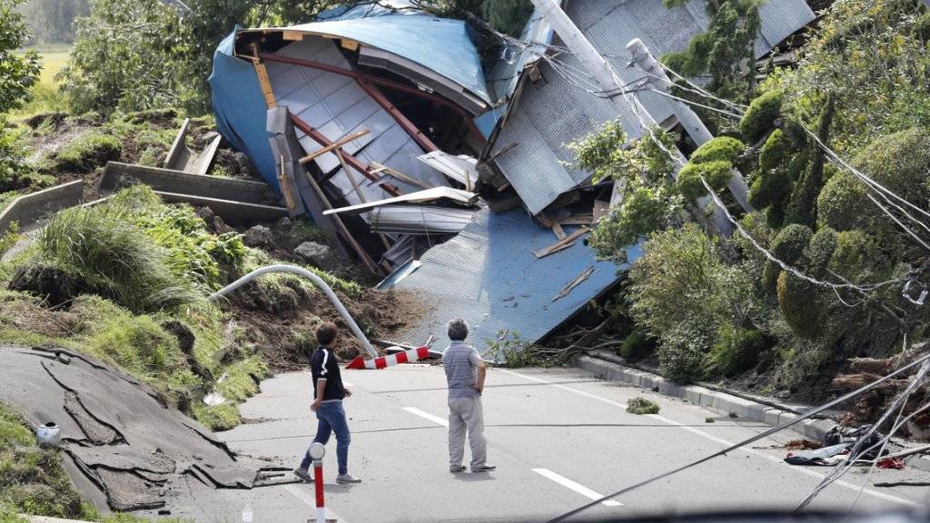 Erdbebenschäden auf der japanischen Insel Hokkaido vom Donnerstag.