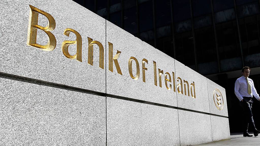 Panne bei der Bank of Ireland: Ein technischer Fehler hat zu übermässigen Bargeldabhebungen geführt.  Seit Mittwochmorgen soll das System beim Online-Banking zumindest wieder funktionieren. (Archivbild)