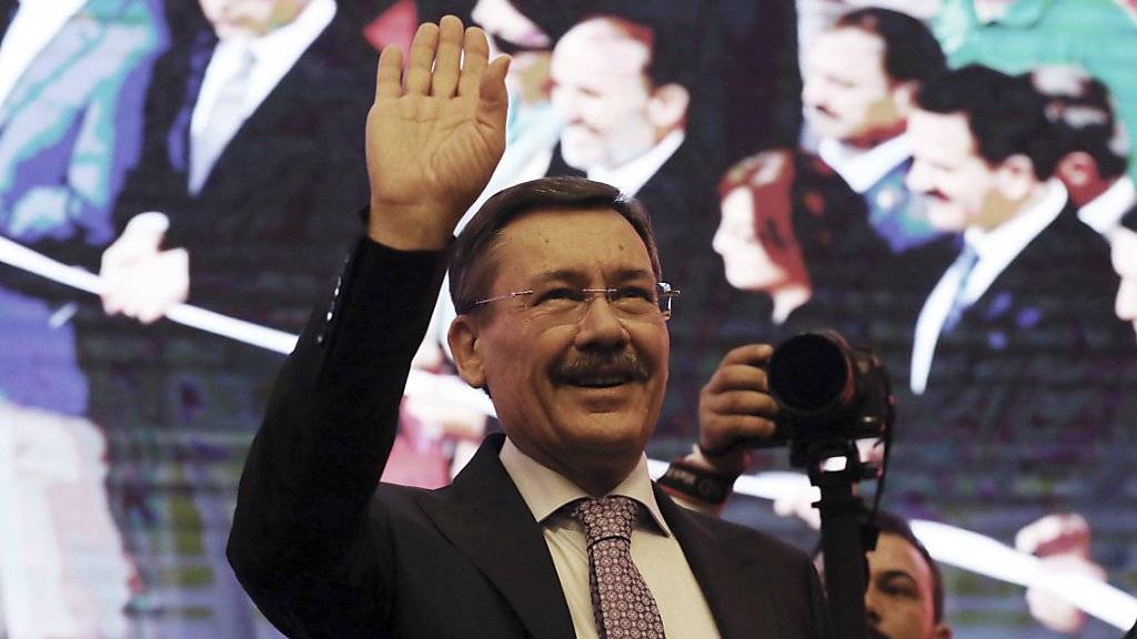 «Ich beuge mich der Anordnung»: Ankaras Bürgermeister Melih Gokcek tritt nach 23 Amtsjahren zurück.