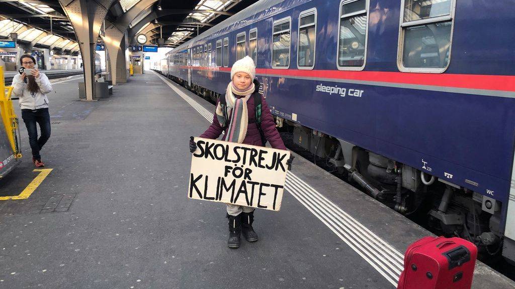 Die schwedische Klima-Aktivistin Greta Thunberg hat's vorgemacht und reiste im Zug nach Davos statt im Flugzeug. Mittlerweile ist «Flygskam» - «Flugscham» - in Schweden voll im Trend.