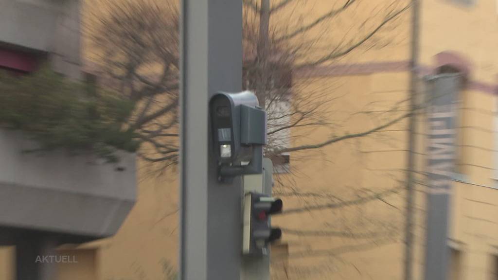 «Blitzerabzocke stoppen»: Aargauer Stimmvolk sagt Ja zur Bewilligungspflicht für fixe Blitzer