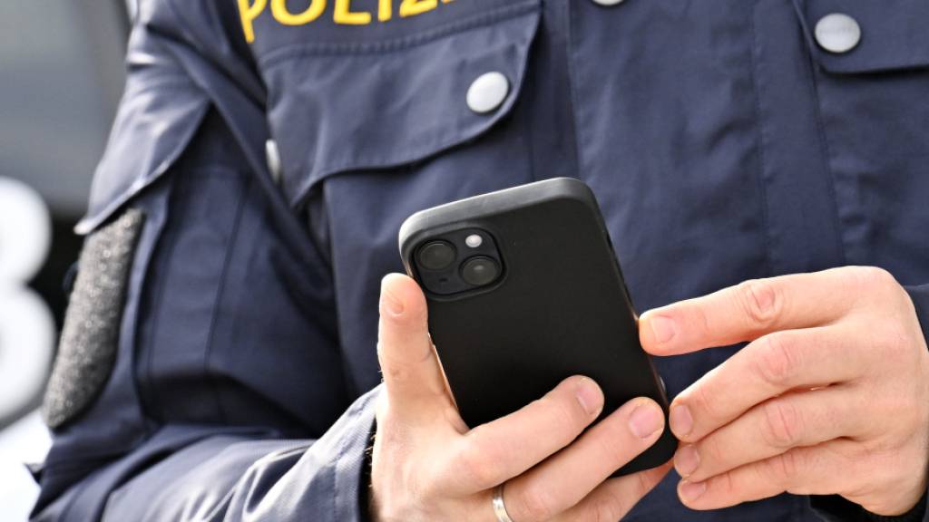 Die österreichische Polizei berichtete über Schäden aufgrund des Unwetters vom Sonntagabend. (Symbolbild)