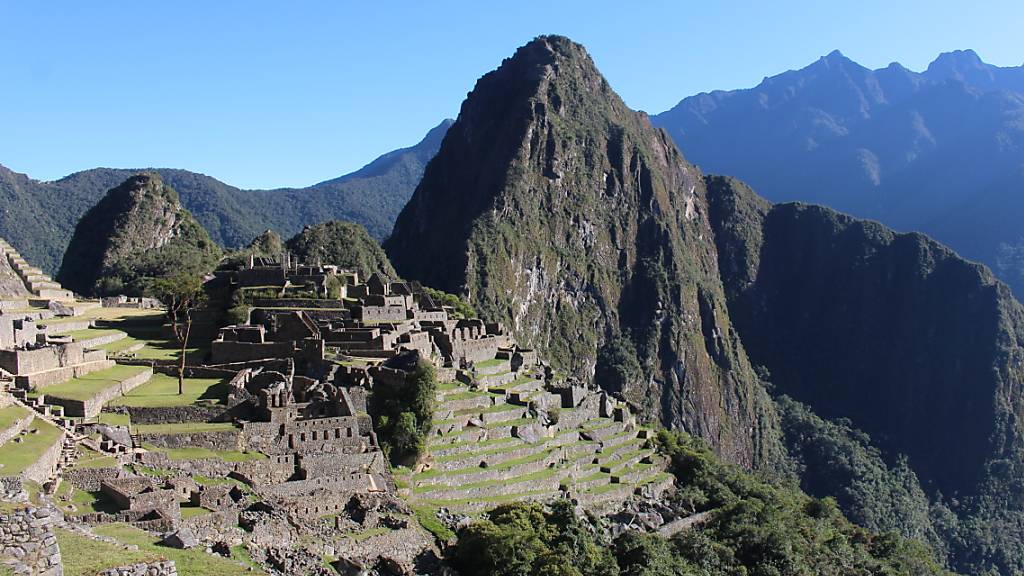 Die frühere Inka-Stadt Machu Picchu liegt etwa 130 Kilometer von der peruanischen Stadt Cusco entfernt. Sie war im 15. Jahrhundert auf Anordnung des Inka-Herrschers Pachacutec auf einer Höhe von rund 2500 Metern errichtet worden. (Archivbild)