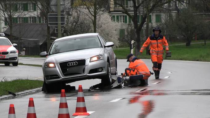 Fussgängerin (35) stirbt nach Unfall in Oetwil am See