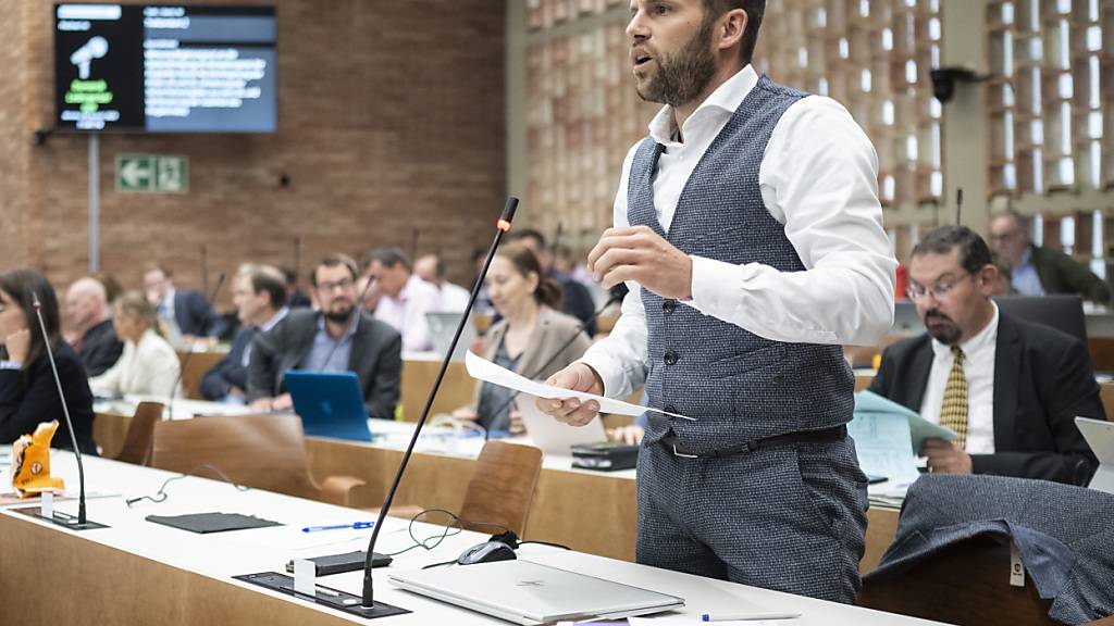 Sie debattieren weiterhin in der Regel wöchentlich an jedem Montagvormittag: Der Zürcher Kantonsrat sprach sich gegen eine Halbierung der Sitzungstage und einen 14-Tage-Rhythmus aus.