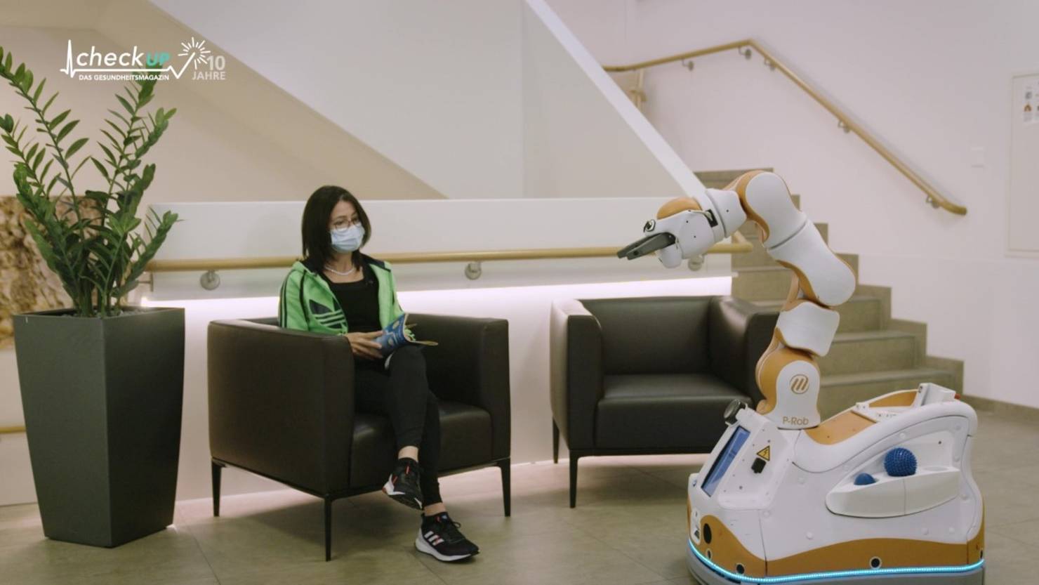 Lio: Der Pflege- und Unterhaltungsroboter | TeleM1