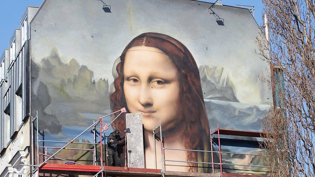 Mona Lisa lächelt neu in Übergrösse in Berlin.