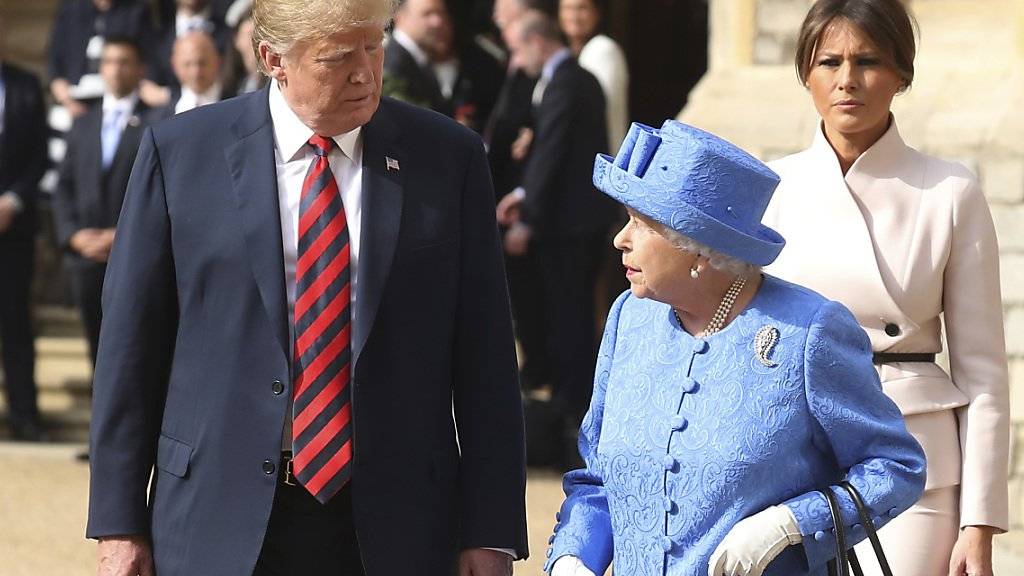 US-Präsident Donald Trump und die Queen haben bei ihrem Treffen laut einem Trump-Interview über den Brexit gesprochen.