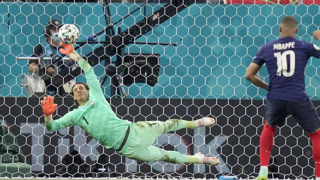 Yann Sommer mit entscheidender Parade und Rekord ...