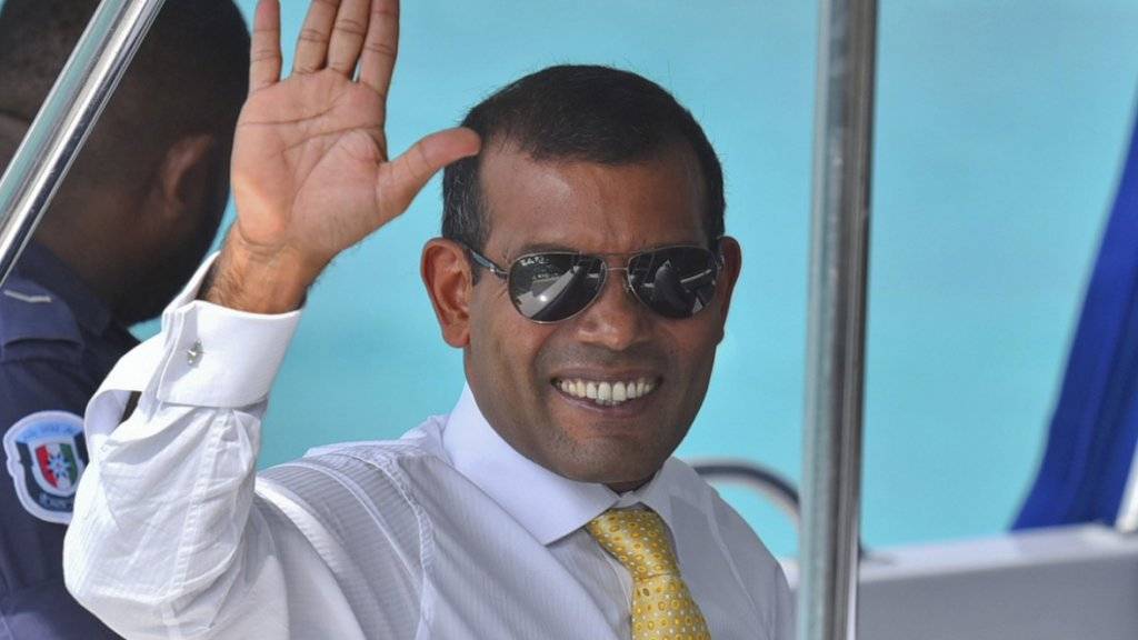 Ab zur Rückenoperation: Ex-Präsident der Malediven, Mohamed Nasheed, hat das Land verlassen. (Archiv)