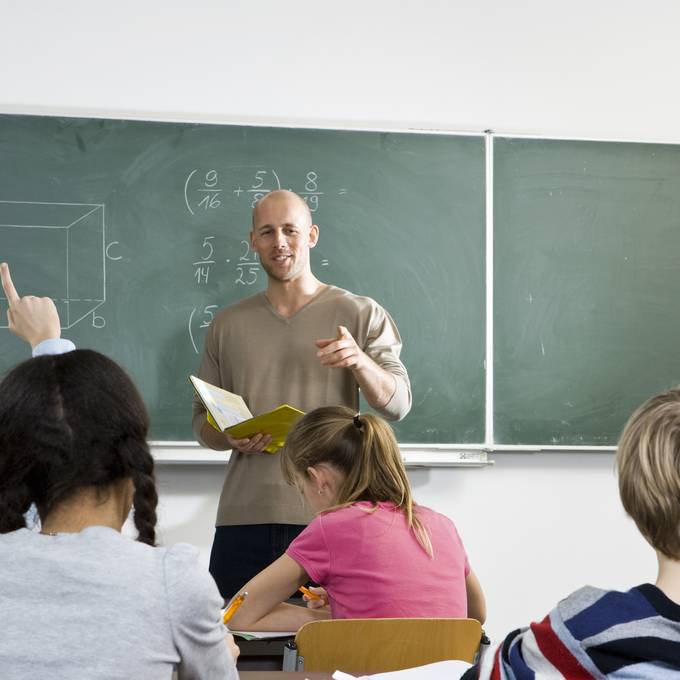 Steht im neuen Schuljahr vor jeder Klasse im Kanton Solothurn eine Lehrperson?