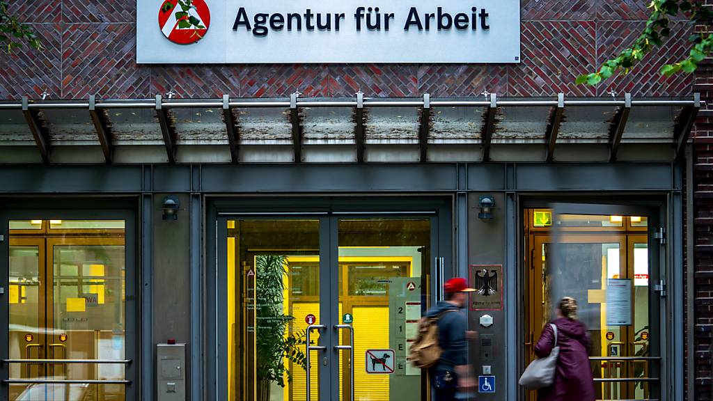 Die Frühjahrsbelebung am deutschen Arbeitsmarkt ist nicht richtig in Fahrt gekommen. (Archivbild)