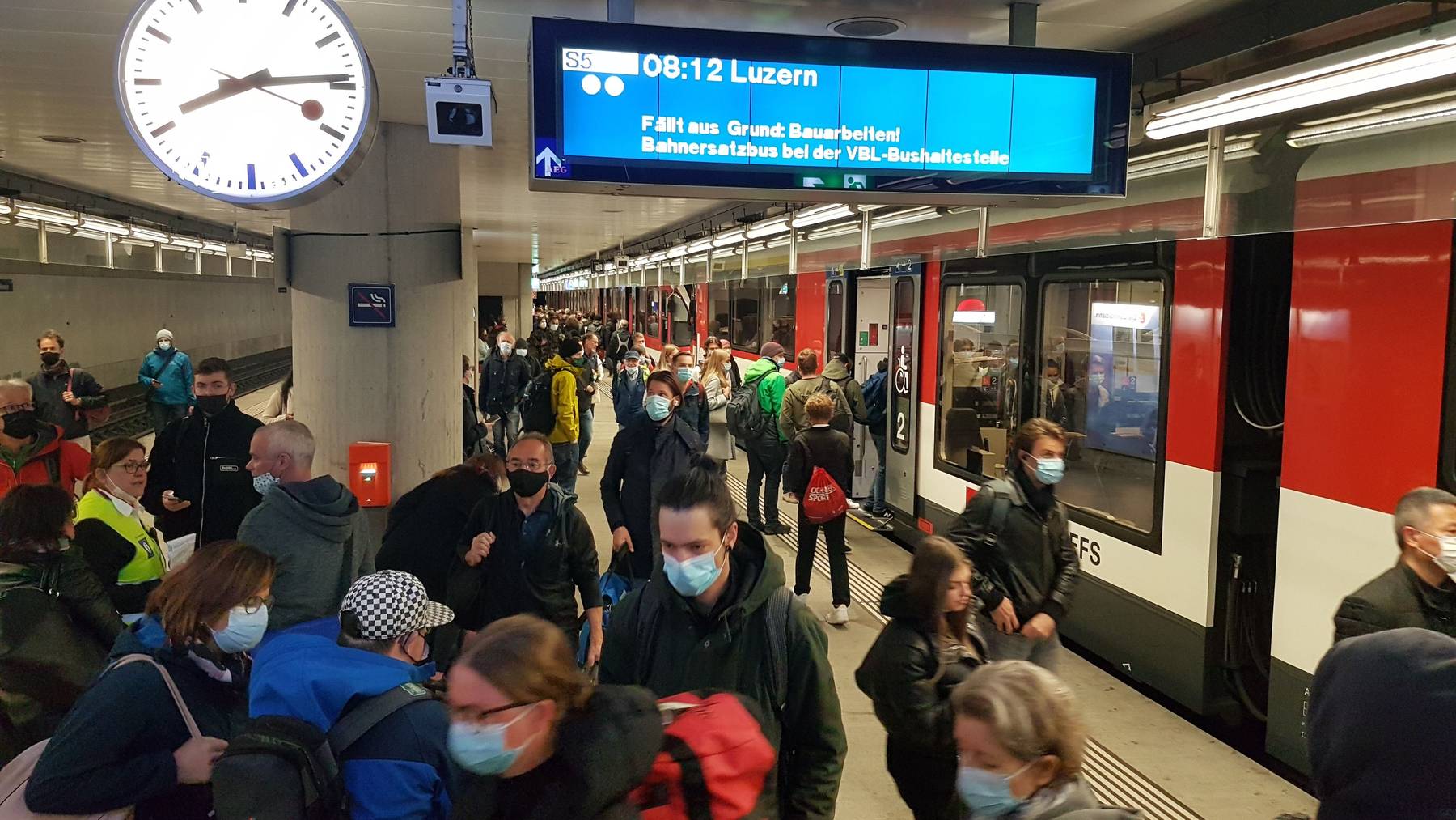 Zwischen Luzern und Luzern Allmend/Messe fahren zwischen dem 18. Oktober und dem 14. November 2021 keine Zentralbahn-Züge. Dies, weil im Bahnhof Luzern eine Doppelspur für die Zentralbahn gebaut wird.
