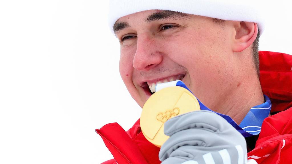 Zum dritten Mal Gold: Franjo von Allmen gewinnt auch den Olympia-Super-G