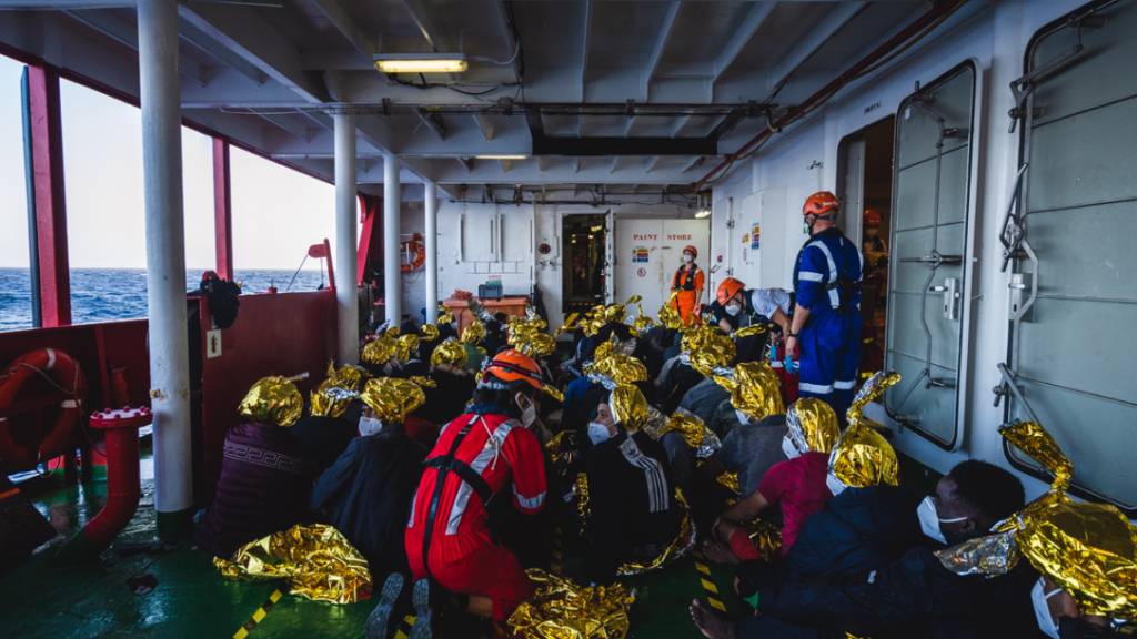 Deutsches Schiff mit mehr als 800 Geretteten in Sizilien angelegt
