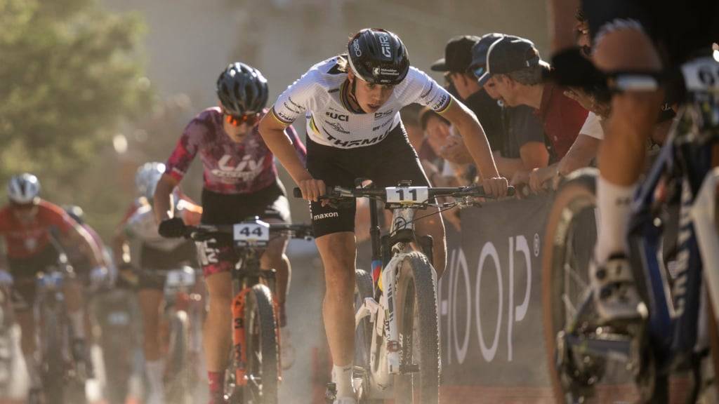 Alessandra Keller im Trikot der Weltmeisterin im Short Race