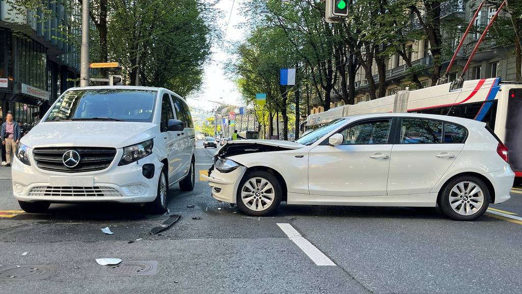 4 Unfälle – 6 Verletzte: Luzerner Polizei am Wochenende gefordert