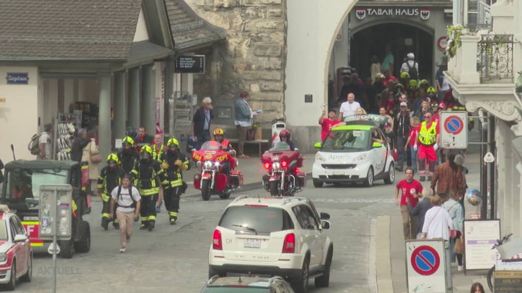 Weltrekord: Vier Feuerwehrmänner laufen 100 Kilometer in Vollmontur