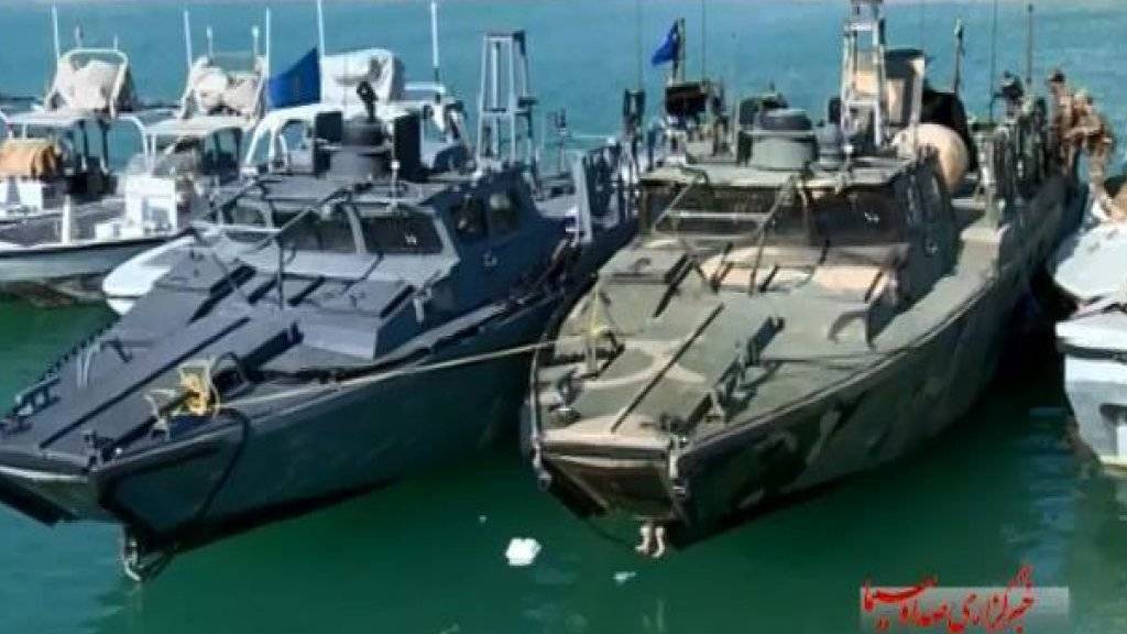 Das iranische Staatsfernsehen berichtete ausgiebig über die Festnahme zweier Patrouilleboote der USA, die am Dienstag in iranisches Hoheitsgewässer gerieten. Dass Bilder der Soldaten gezeigt wurden, sorgt in dern USA für Empörung.