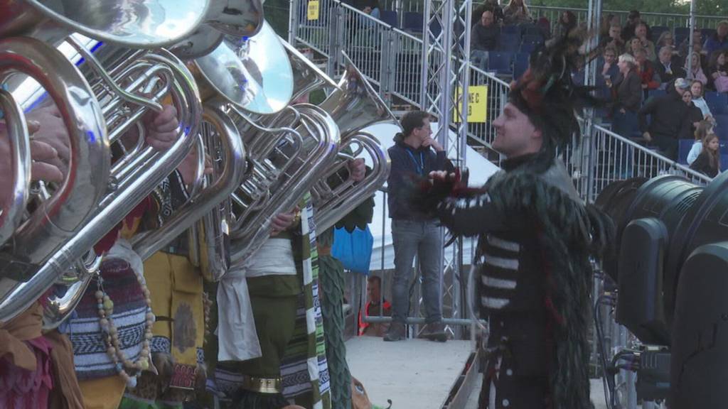 Festhütte Root vor dem Luzerner Kantonalen